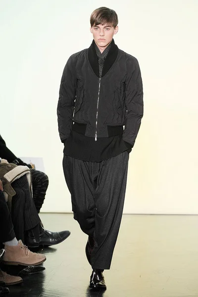 Look 18
